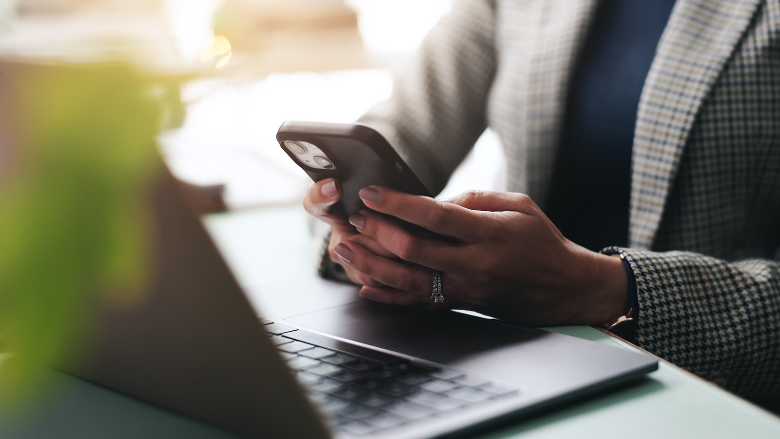 В МВД напомнили, какую информацию и файлы нельзя хранить на смартфоне