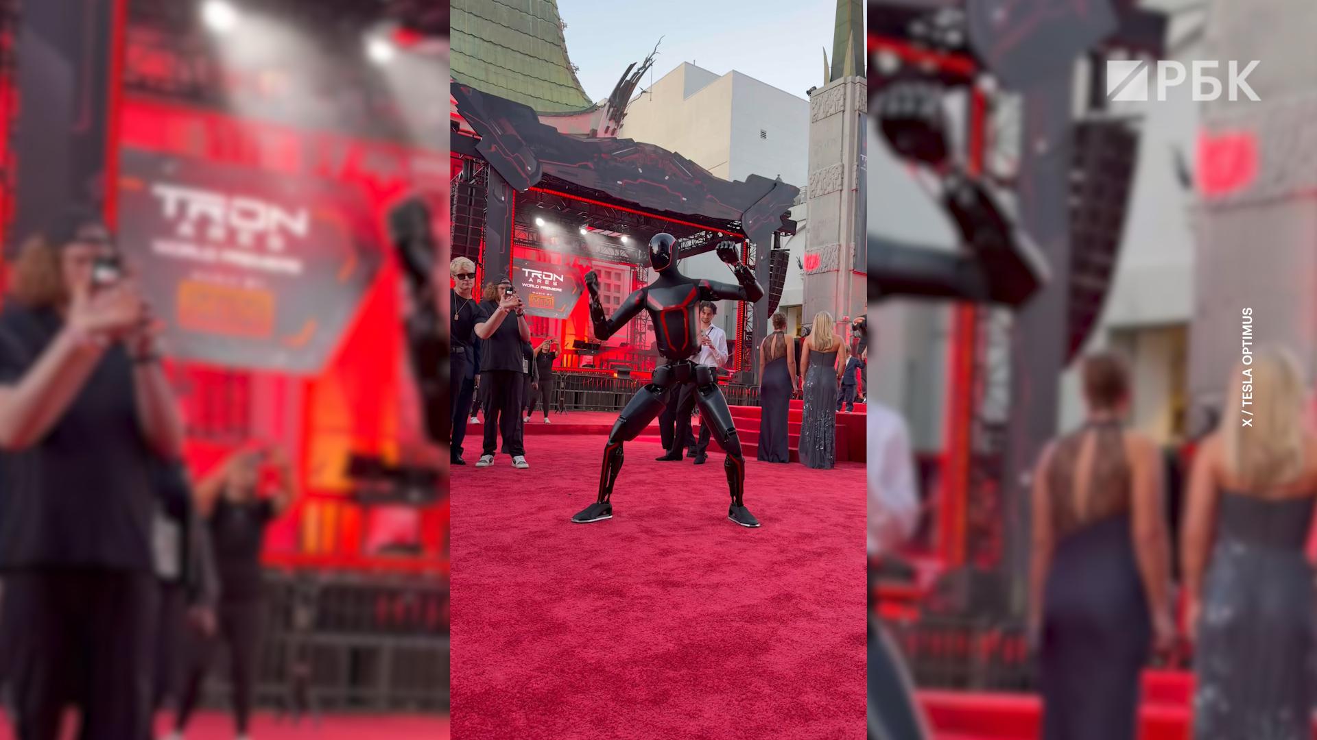 Человекоподобный робот Маска показал боевые приемы актеру Джареду Лето