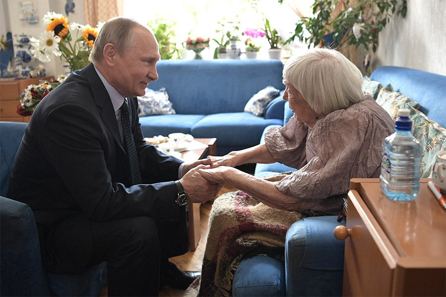Владимир Путин и Людмила Алексеева