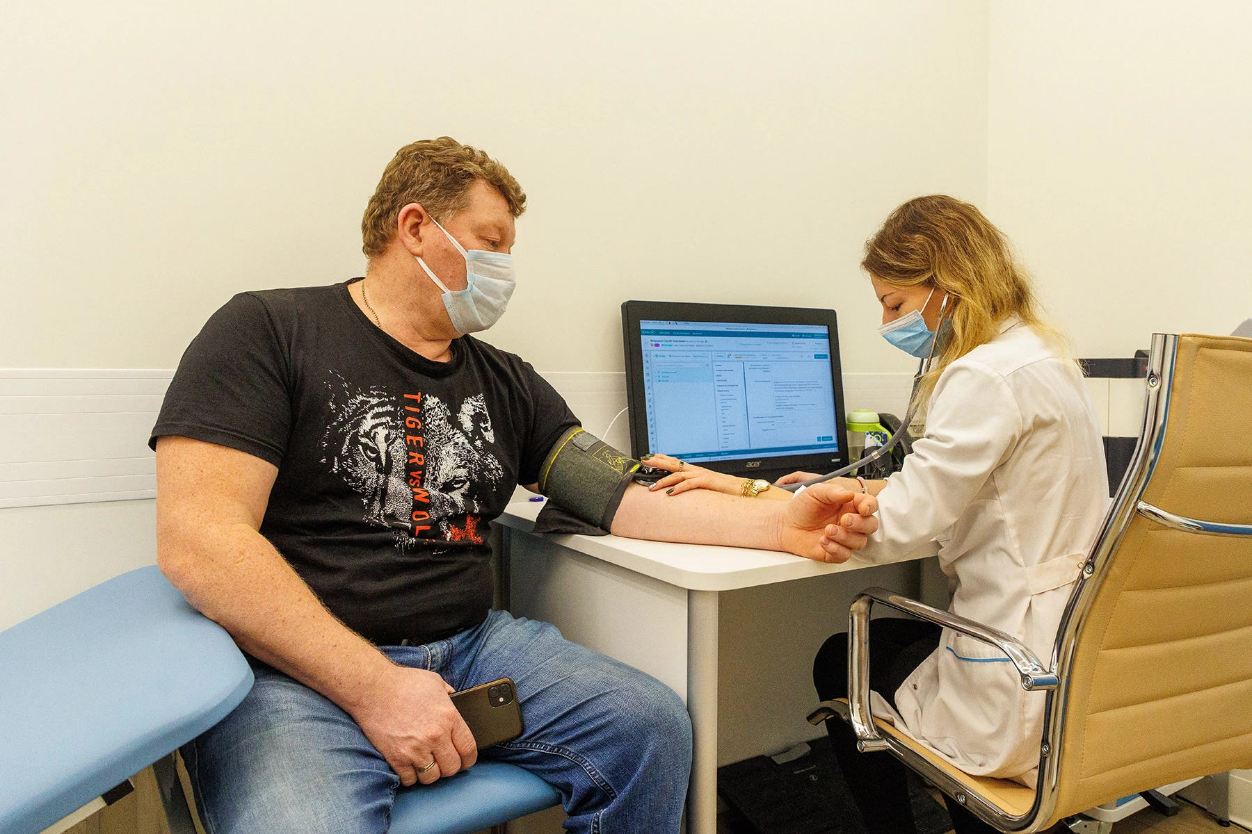 Грипп А (H3N2) очень заразен и опасен своими осложнениями