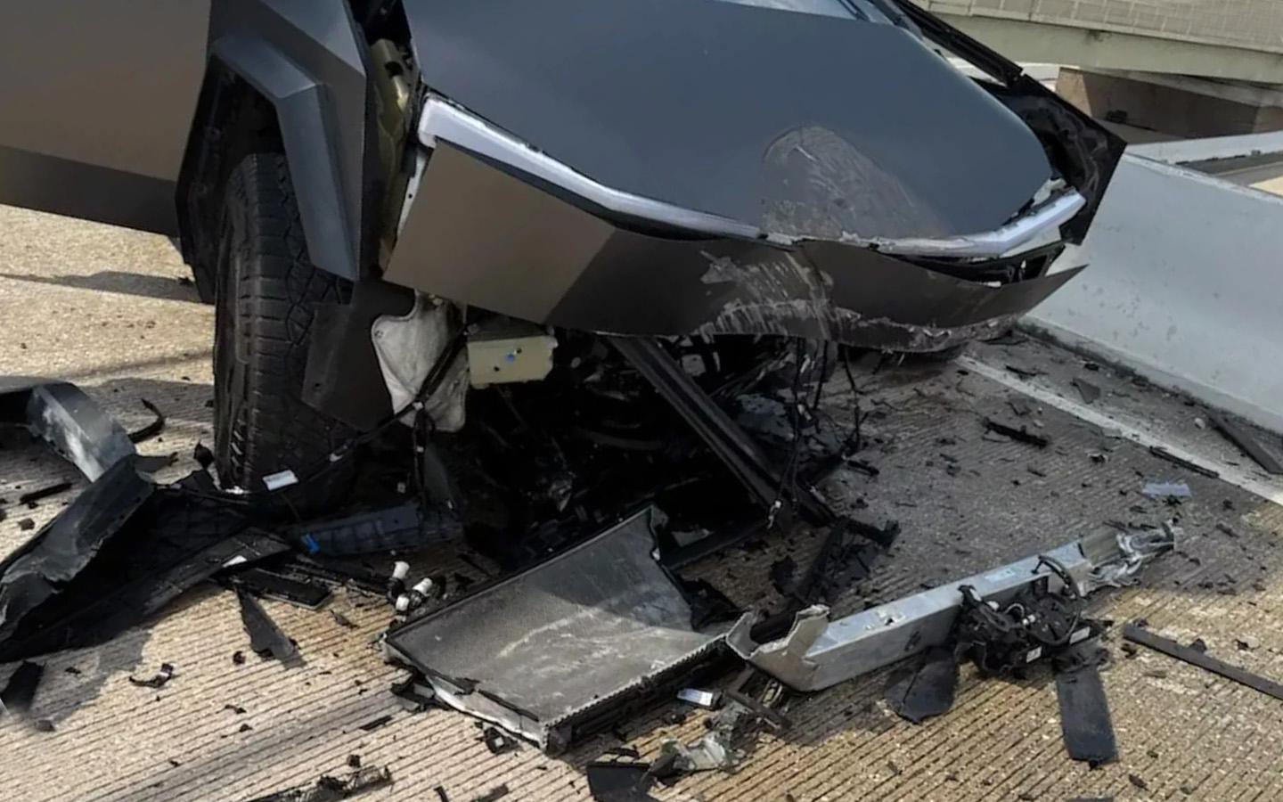 На Tesla подали в суд после серьезного ДТП. Обвиняется автопилот