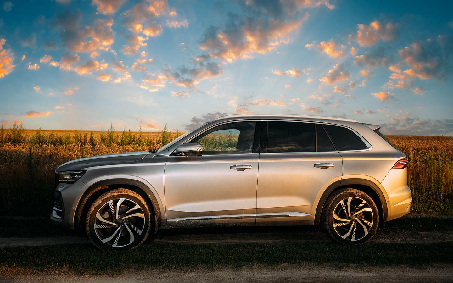 Миллион в год. Как быстро и насколько дешевеют Geely Monjaro c пробегом