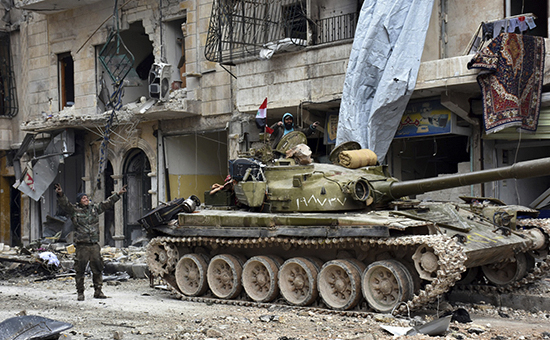 Сирийские военные в восточной&nbsp;части&nbsp;Алеппо. 23 декабря 2016 года


