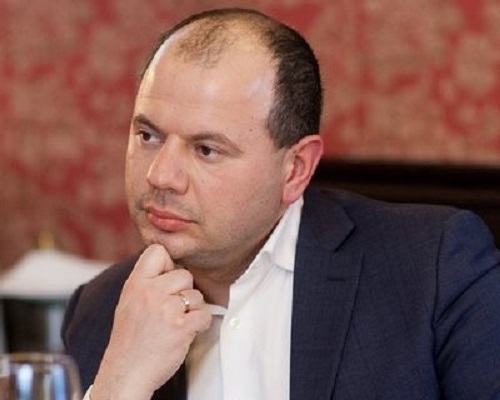 Михаил Гусейнов