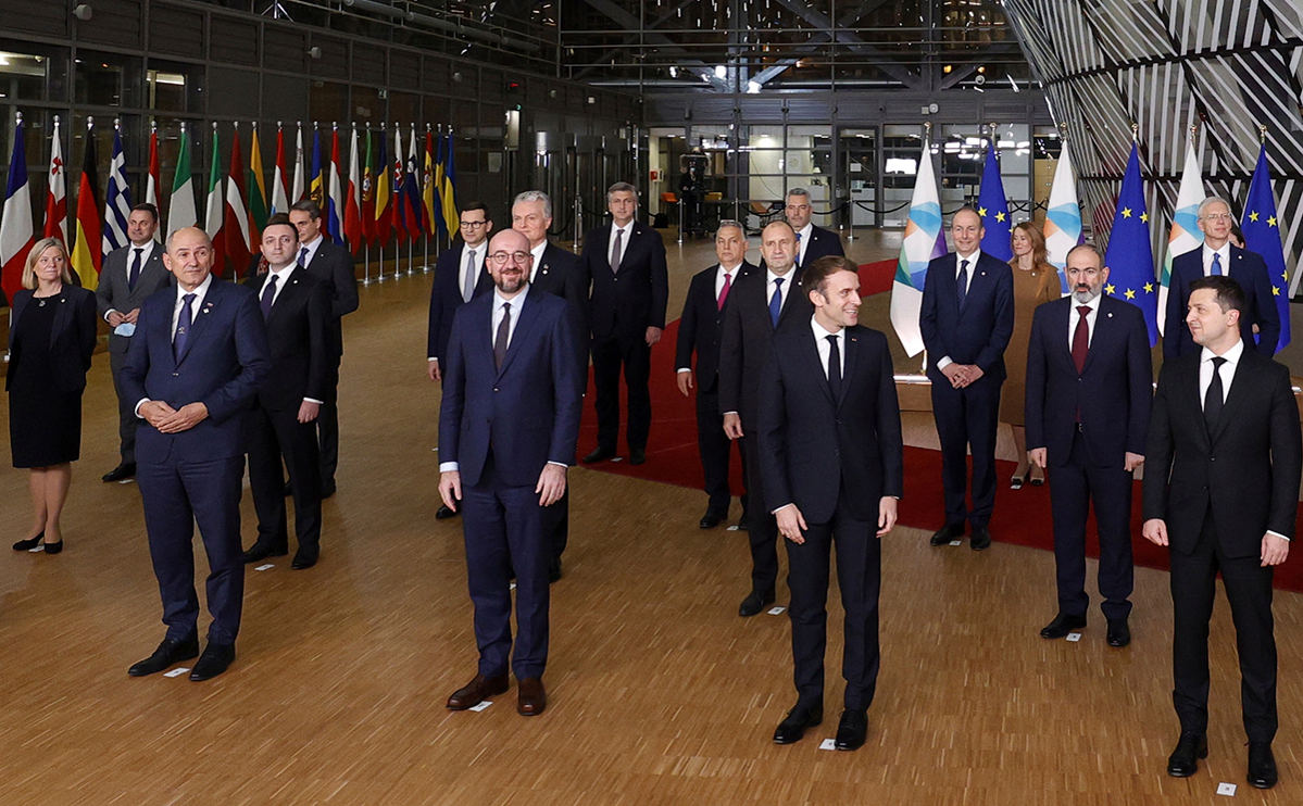 Лидеры ЕС и стран Восточного партнерства на саммите Восточного партнерства в Брюсселе