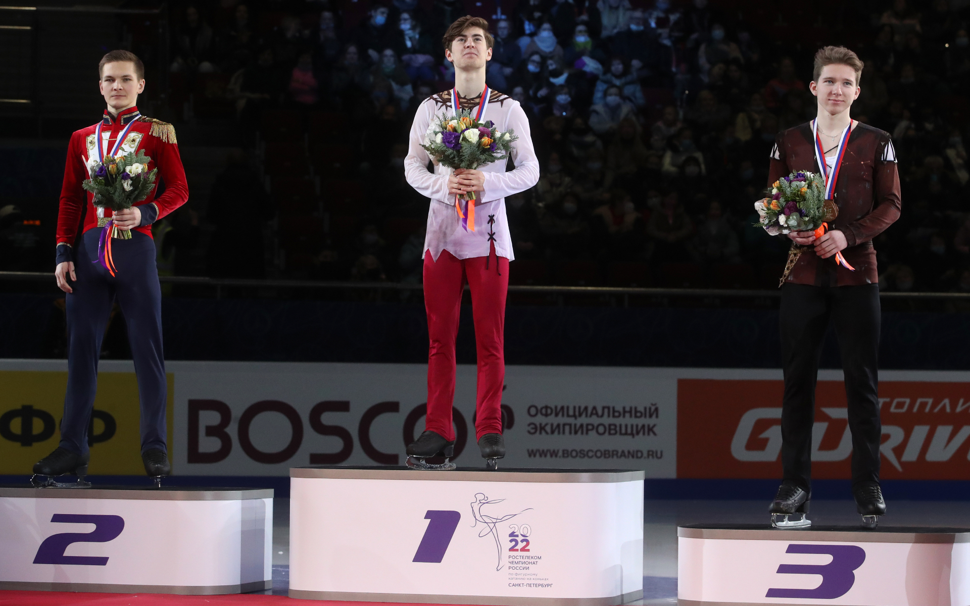 Михаил Коляда (серебряная медаль), Марк Кондратюк (золотая медаль) и Андрей Мозалев (бронзовая медаль) (слева направо)
