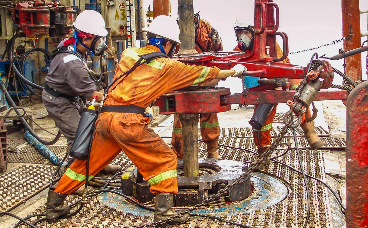 AzmanMD / Shutterstock