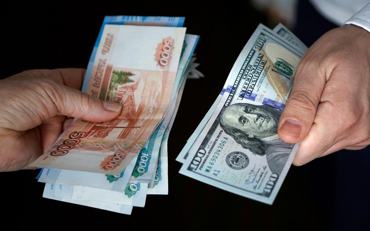Эксперты выделяют&nbsp;долларовые облигации, поскольку среди них достаточно ликвидных выпусков