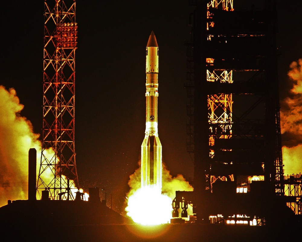 Запуск ракеты-носителя "Протон-М". Архив.