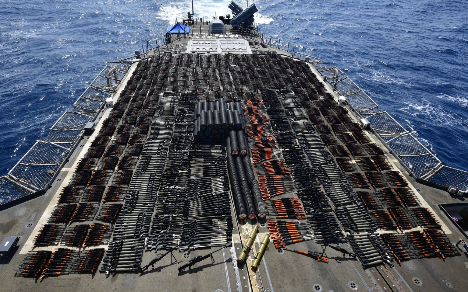 ВМС США сообщили об изъятии российского оружия с судна в Аравийском море