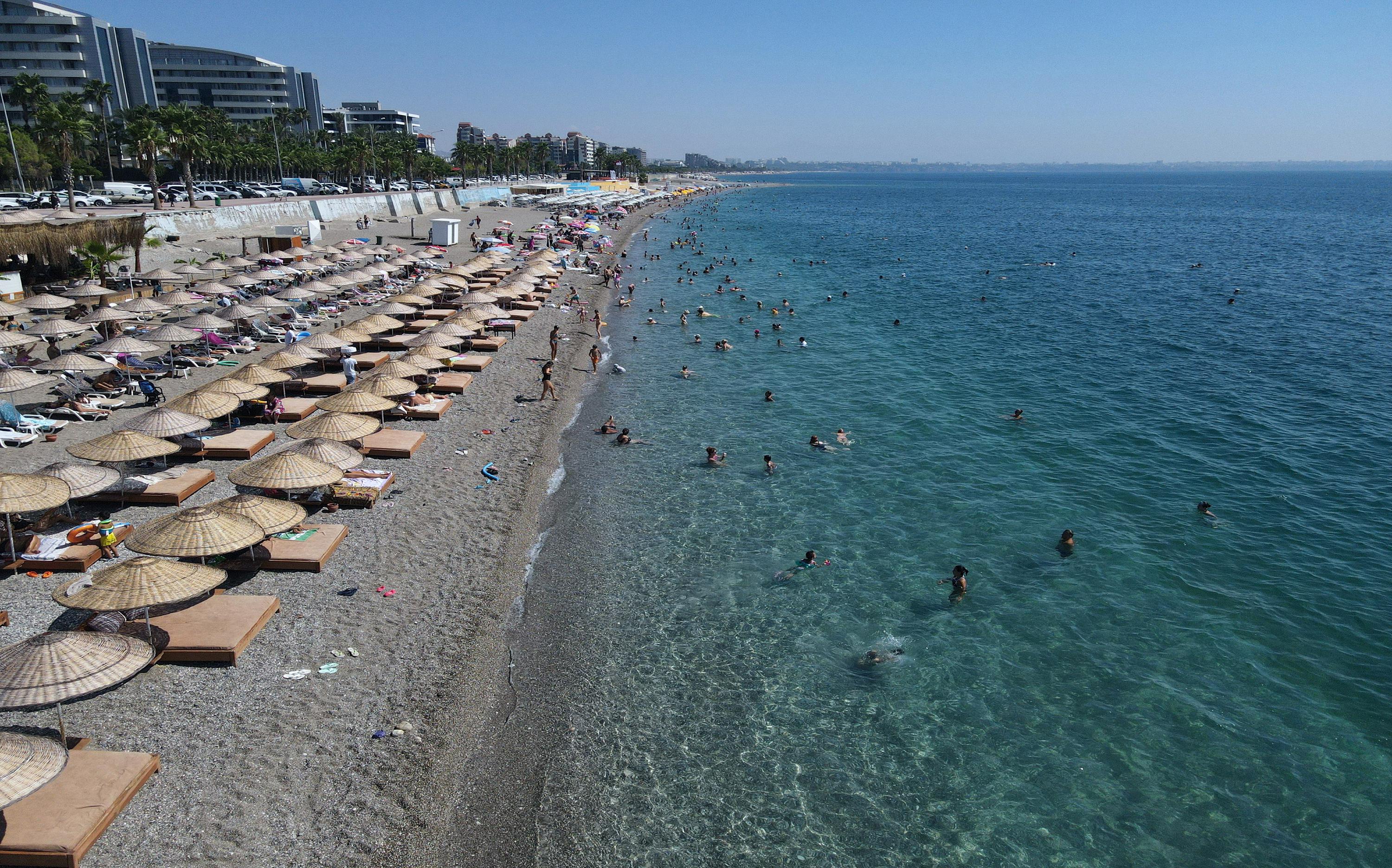 АТОР рекомендовала российским туристам брать наличные в Турцию