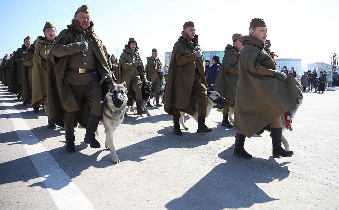 Участники военного парада&nbsp;в Якутске

