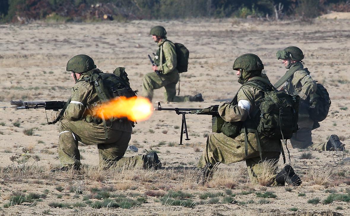 Военнослужащие после десантирования во время совместных белорусско-российских тактических учений