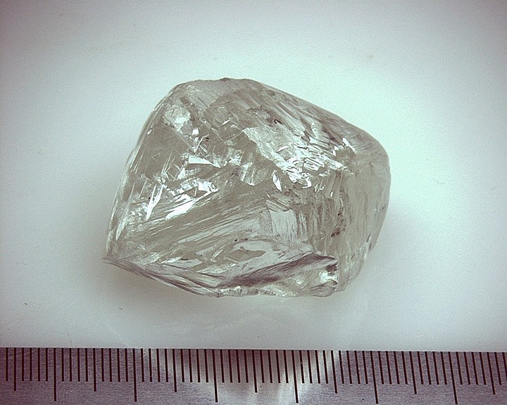 В России добыли алмаз массой более 235 карат