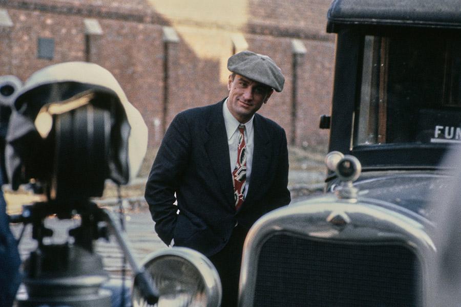 Роберт Де Ниро на съемках фильма «Однажды в Америке», 1982 год