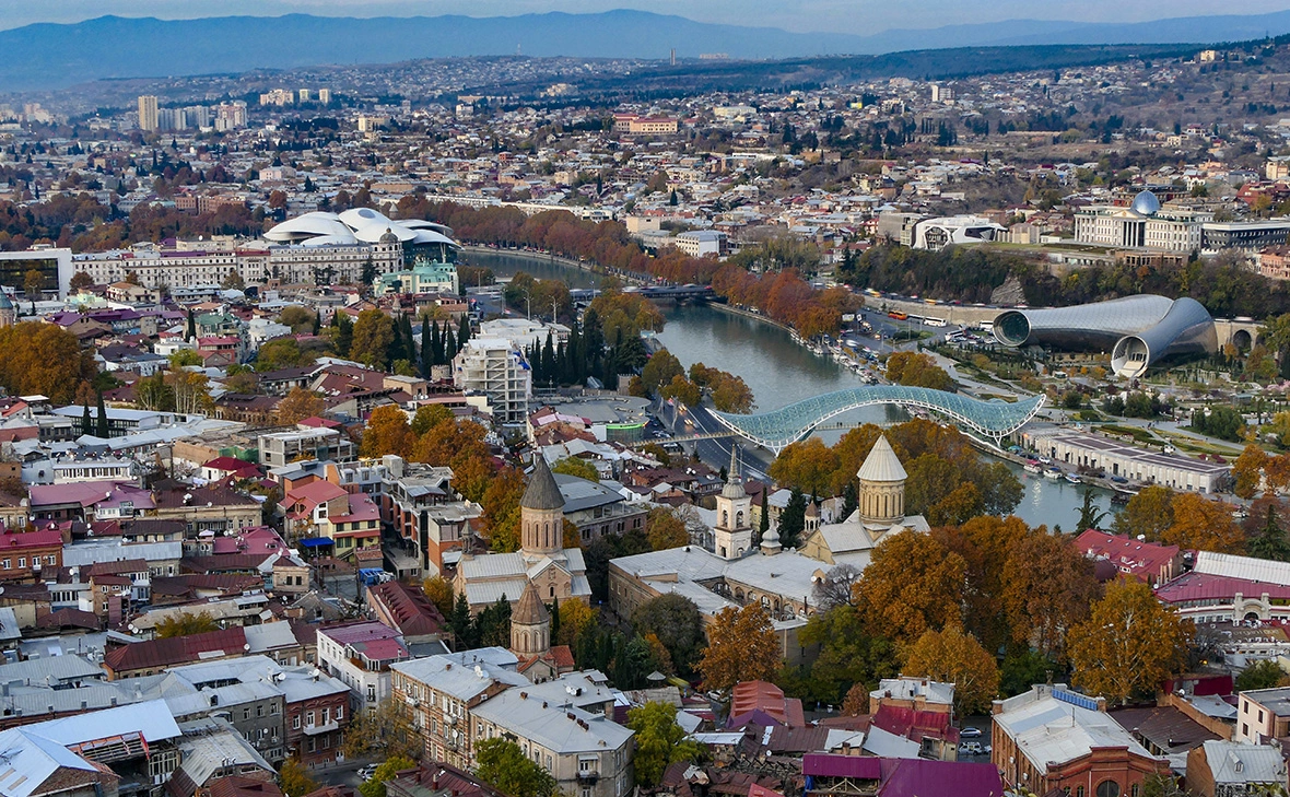 Alexander Farnsworth / picture alliance / Global Look Press