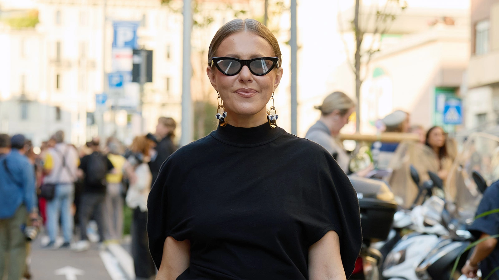 Телеведущая Ксения Собчак перед показом коллекции одежды Moschino в рамках Недели моды в Милане. 27 сентября 2025 года