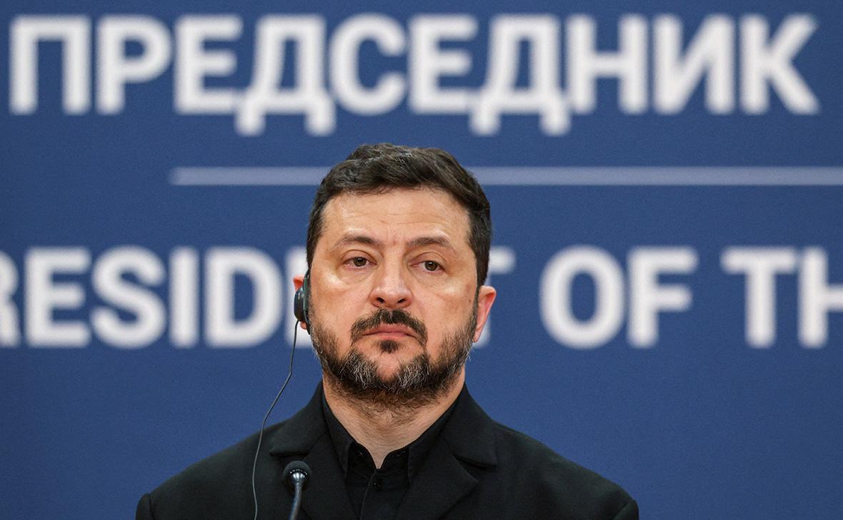 Зеленский в споре о Косово поддержал Сербию: Приштина в ответ убрала баннер в поддержку Украины