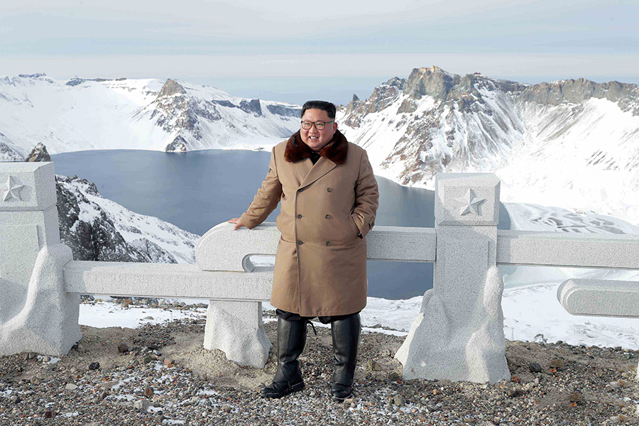 Гора Пэктусан считается у корейцев священной, по легенде, именно оттуда сошел отец основателя корейского государства 4 тыс. лет назад.

Гора важна и для правящей в КНДР династии. Считается, что там родился отец Ким Чен Ына&nbsp;&mdash; Ким Чен Ир
