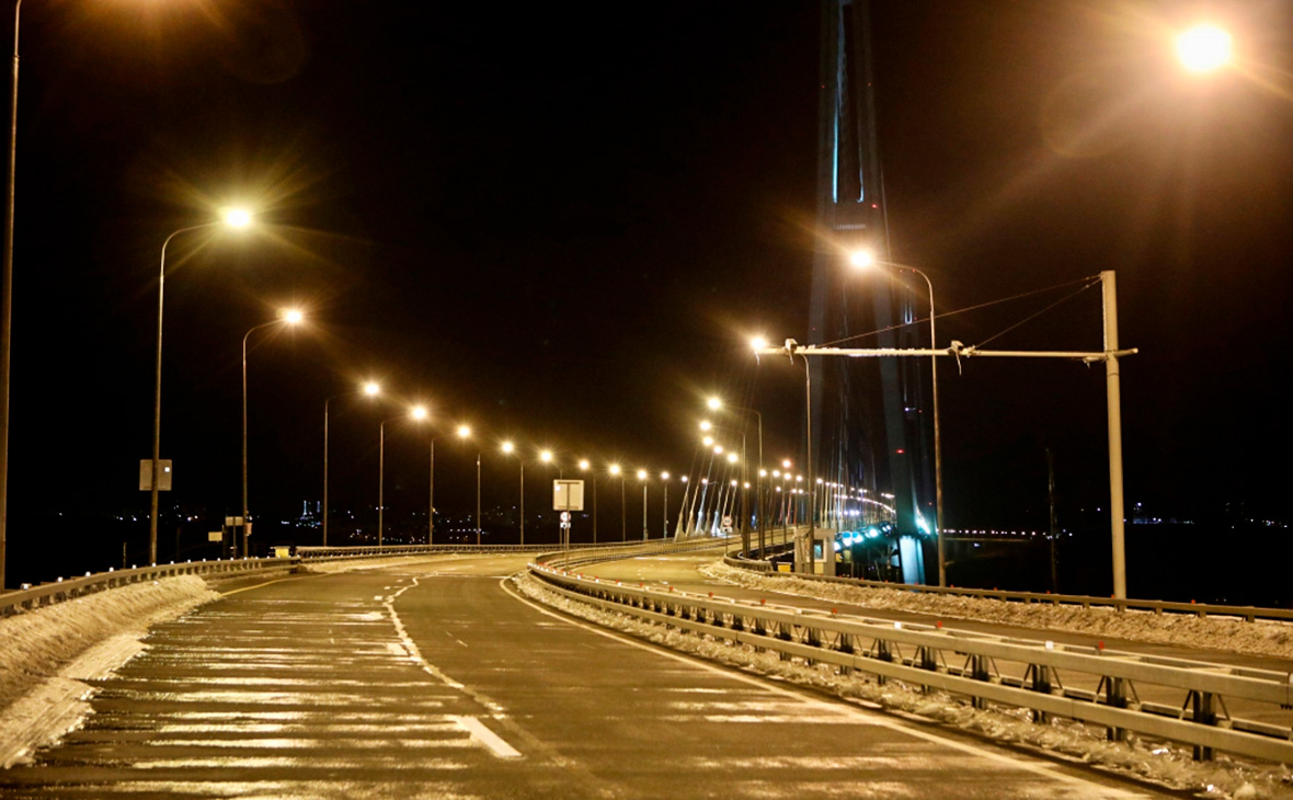 Власти пообещали открыть мост на остров Русский в течение пяти дней