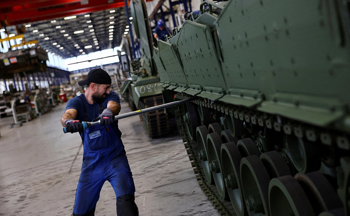 Kai Pfaffenbach / Reuters