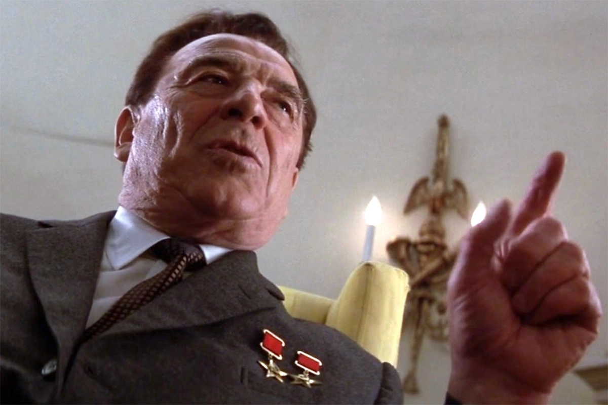 Борис Сичкин в роли Брежнева в фильме «Никсон», режиссер Оливер Стоун. 1995 год, США