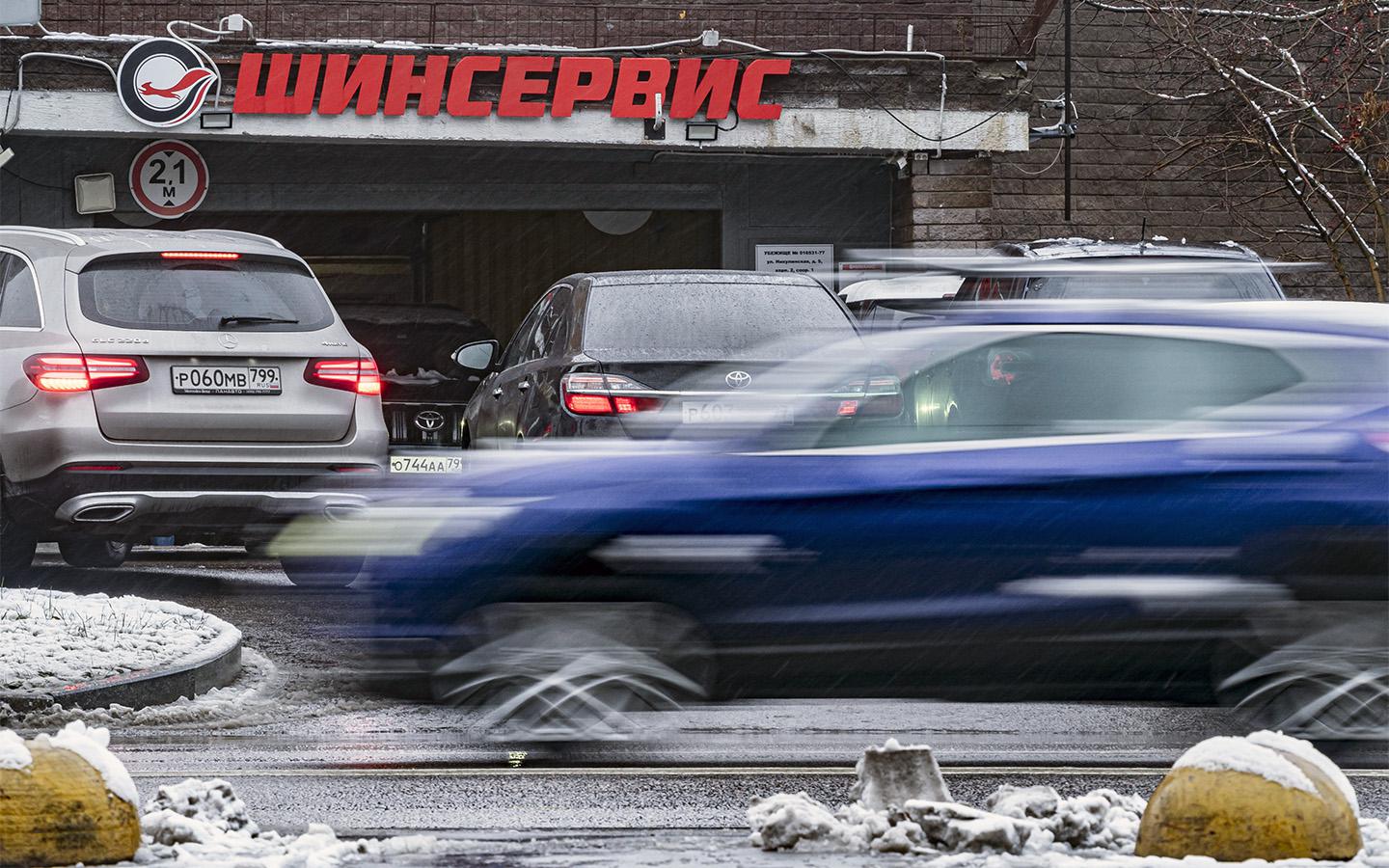 В России подорожало обслуживание машин зимой. Сколько теперь тратят водители
