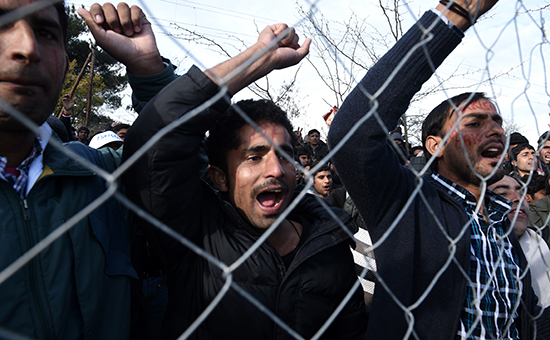 Пакистанские мигранты на греко-македонской границе