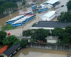 Наводнение в столице Индонезии оставило без крова 340 тыс. человек