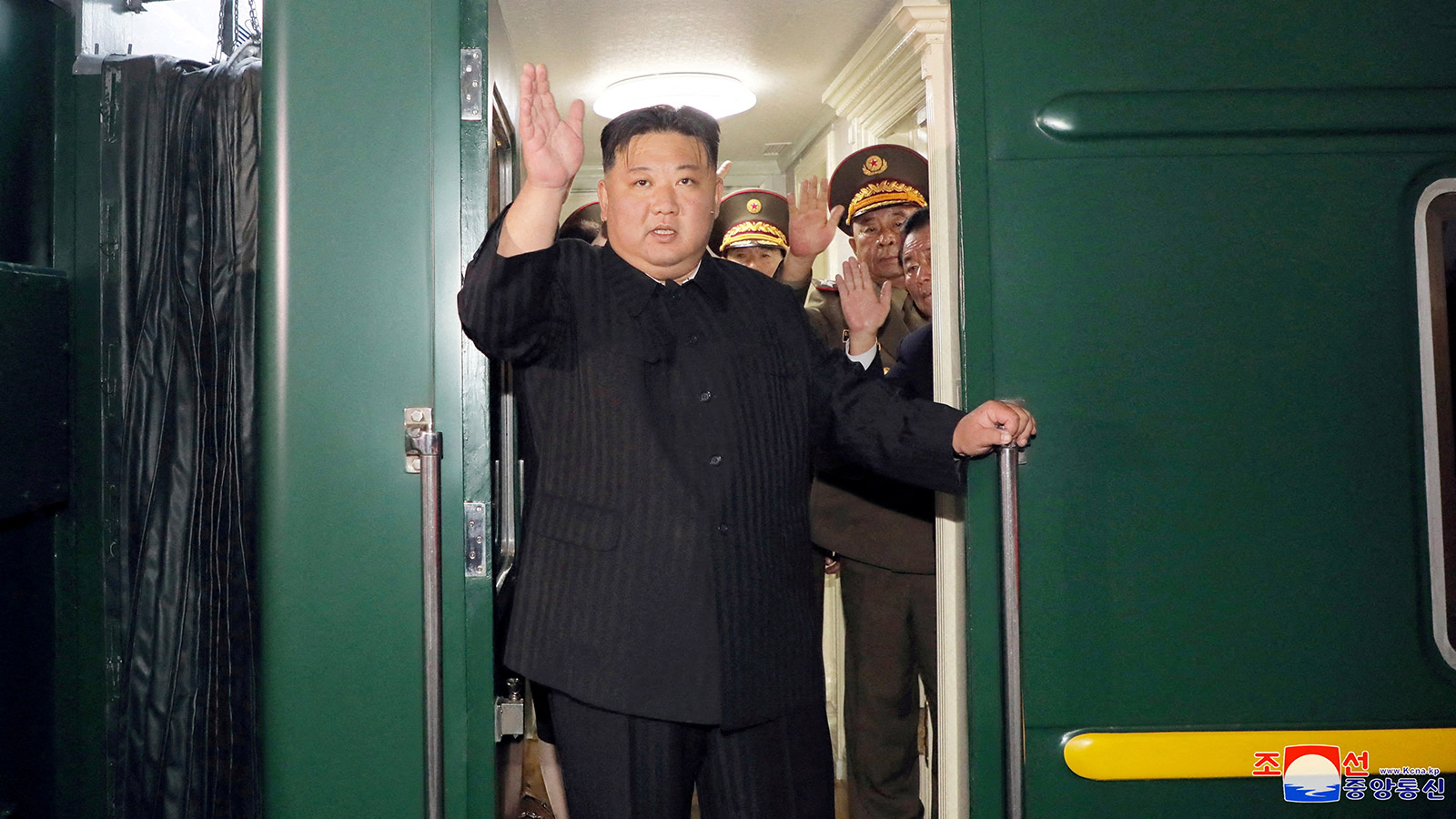<p>Ким Чен Ын во время отправления своего поезда из Пхеньяна во Владивосток. 10 сентября 2023 года</p>