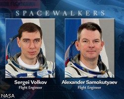 Российские космонавты тестируют новые скафандры в открытом космосе