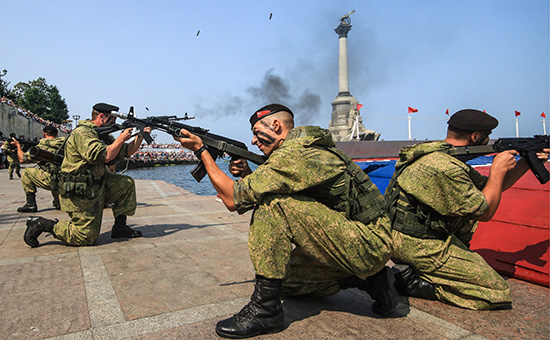 Российские солдаты в&nbsp;Севастополе, 31 июля 2016 года
