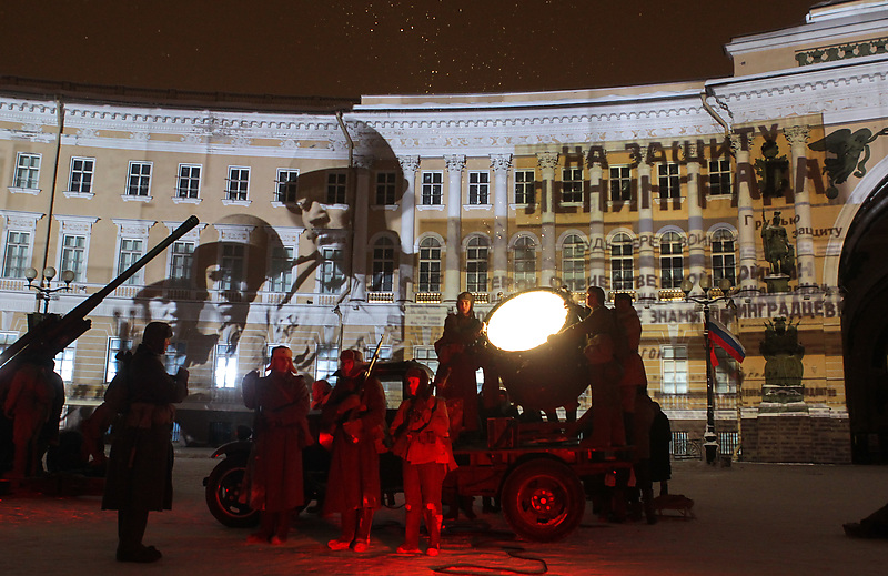 Мультимедийный проект &laquo;Салют над Ленинградом&raquo; на Дворцовой площади