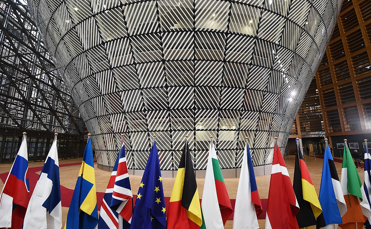 Carl Court / Getty Images