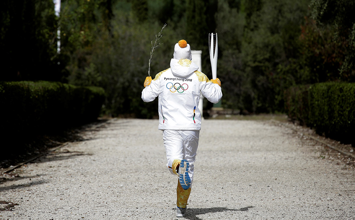 Первый факелоносец будущей Олимпиады. Греция, октябрь 2017 года
