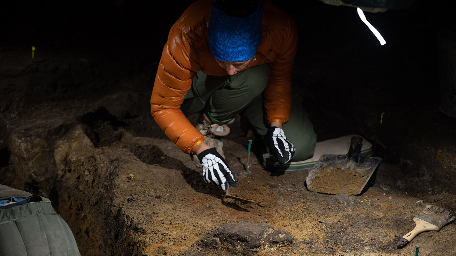 <p>Работа археологической экспедиции в Козьей пещере</p>