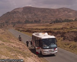 В Перу автобус сорвался в 500-метровую пропасть: 15 погибших