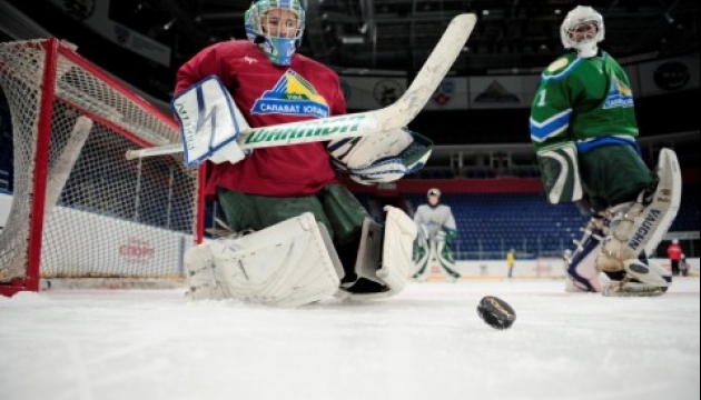 Илья Брызгалов дал уроки вратарского мастерства юным уфимским хоккеистам