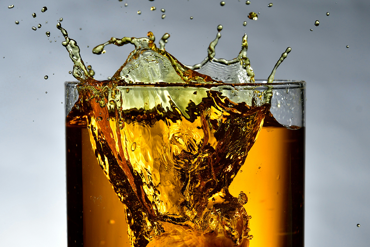 Brown-Forman отчиталась по итогам финансового года о снижении продаж на 5%, до $4 млрд и о падении операционной прибыли на 22% до $1,1 млрд