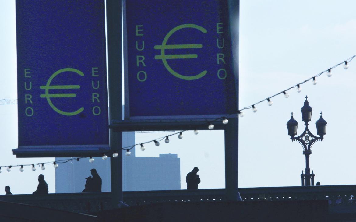 Евро вырос к доллару на 13%. Настал ли «момент евро» в мировых финансах