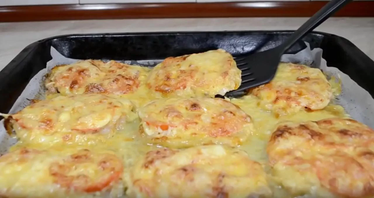 Поместите мясо в духовку