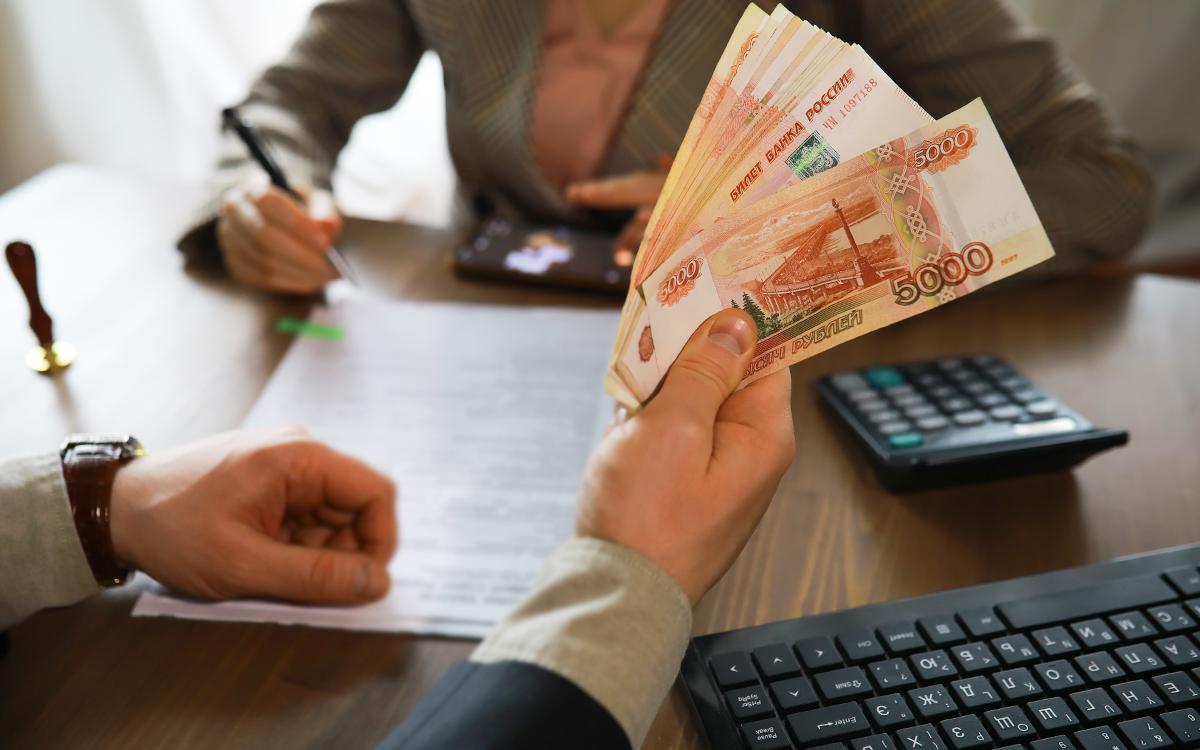 Доля сделок с недвижимостью за наличные в России достигла рекордных Доля сделок с недвижимостью за наличные в России достигла рекордных