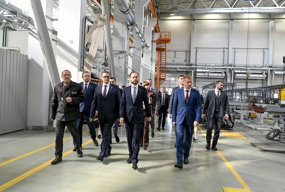 Главе Тверской области представили мощности Минского автозавода