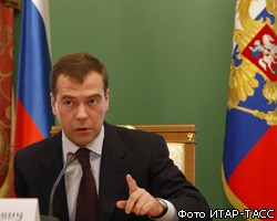 Д.Медведев намерен обязать правительство отчитываться перед Думой