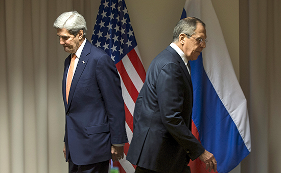 Глава американского внешнеполитического ведомства Джон Керри (слева) и&nbsp;министр иностранных дел России Сергей Лавров


