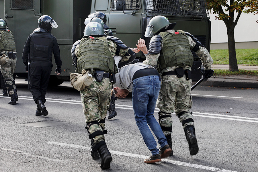 Правозащитники из центра &laquo;Весна&raquo; сообщают, что в Минске уже задержаны несколько десятков человек