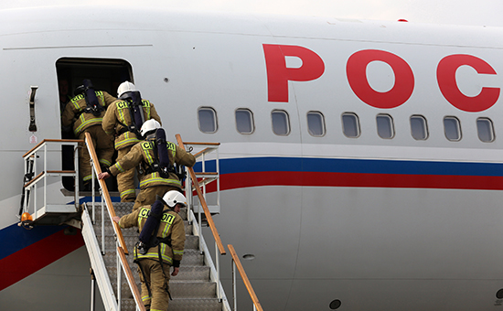 ​Аварийно-спасательные работы в&nbsp;аэропорту Пулково. Архивное фото