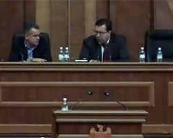 Глава парламента Молдавии выругался матом во время заседания. ВИДЕО