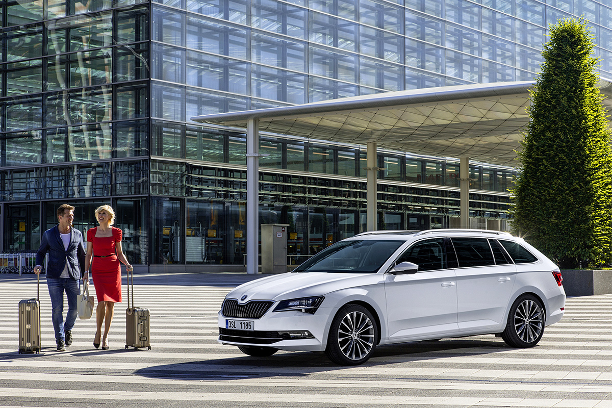 Литровое превосходство. Тест-драйв Skoda Superb Combi :: Autonews