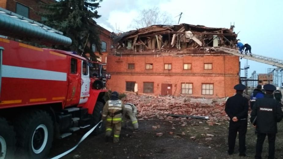 CК начал проверку после обрушения стены здания в Тамбове